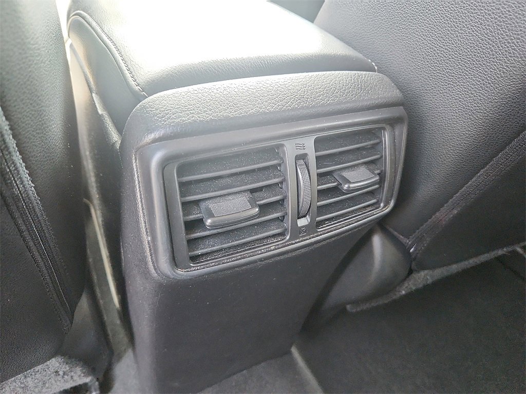 Used 2016 Nissan Rogue SL w/ SL Premium Package image 11