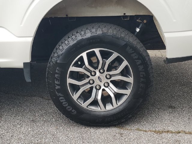 Used 2021 Ford F150 Lariat w/ Trailer Tow Package AWD/4WD image 33