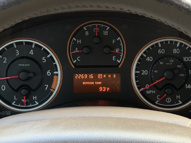 Used 2015 Nissan Armada SV RWD image 16