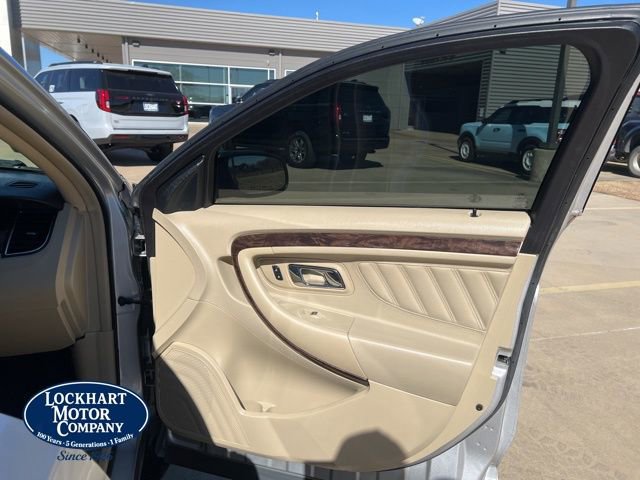 Used 2018 Ford Taurus Limited image 23