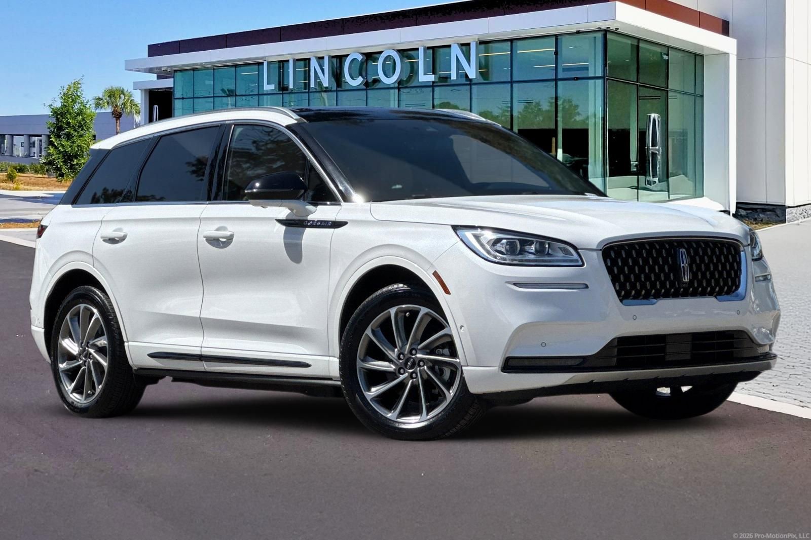 Certified 2022 Lincoln Corsair Grand Touring w/ Elements Technology Bundle image 2