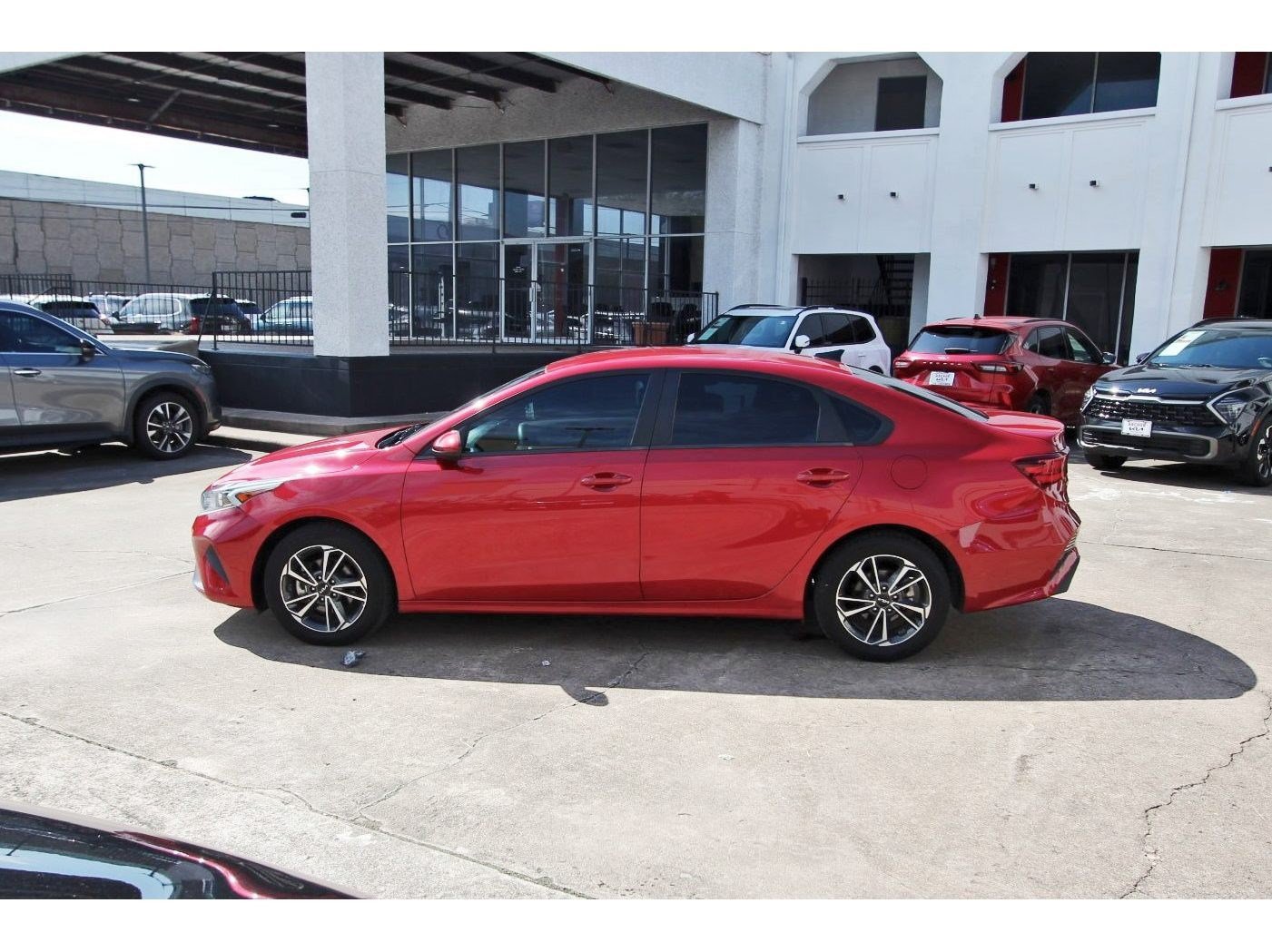 Used 2022 Kia Forte LXS FWD image 4