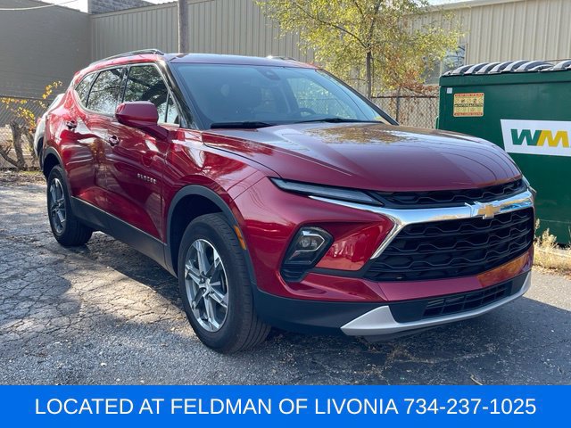Used 2025 Chevrolet Blazer LT w/ Convenience Package FWD image 4
