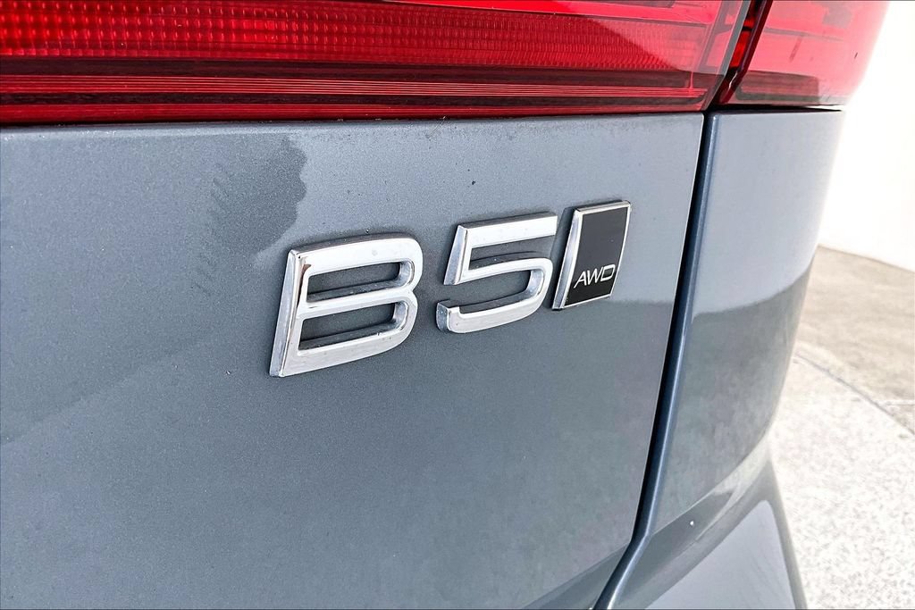 Certified 2023 Volvo XC60 B5 Plus AWD/4WD image 40