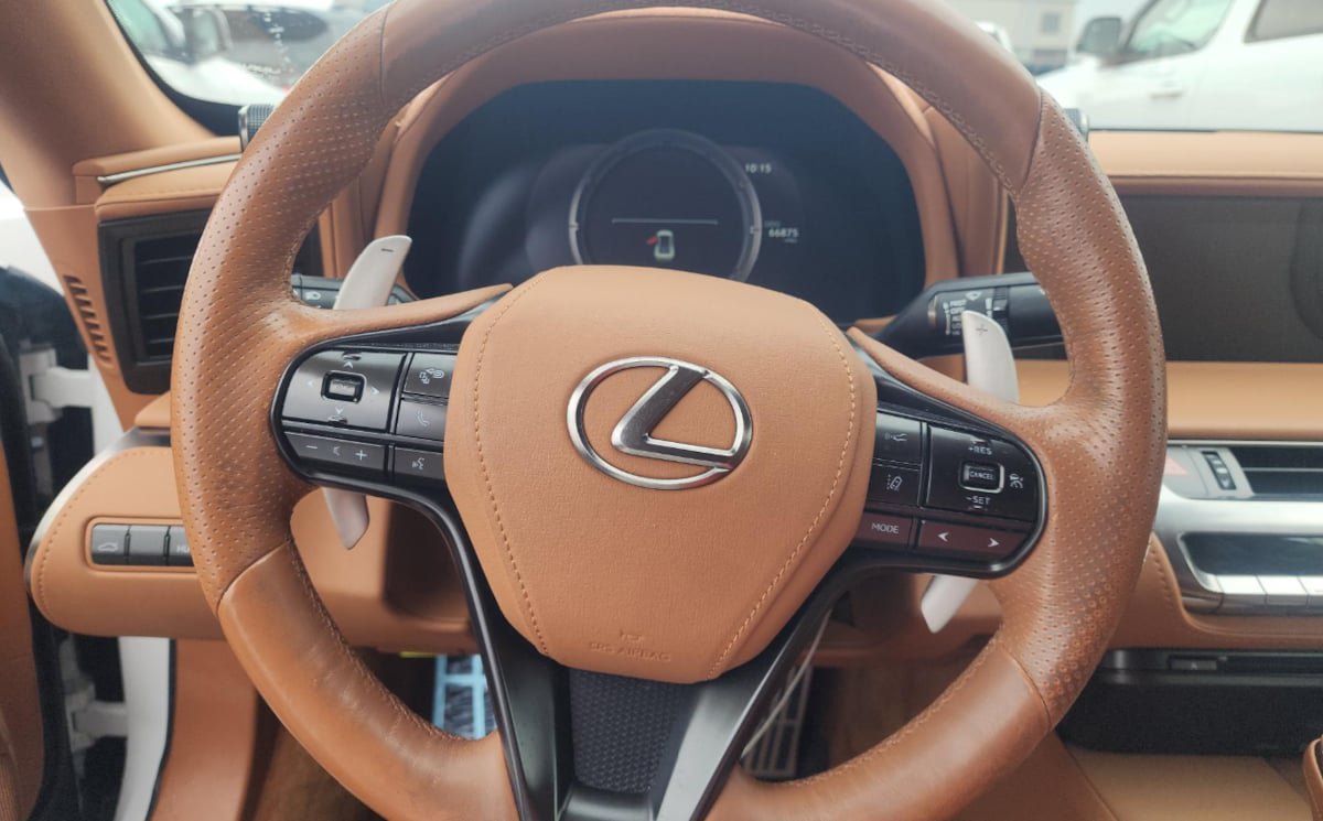 Used 2018 Lexus LC 500 Coupe RWD image 3