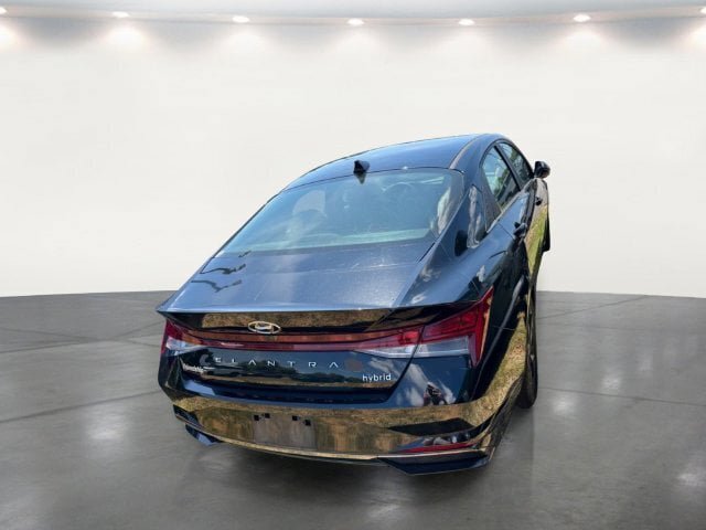 Used 2023 Hyundai Elantra Limited FWD image 12