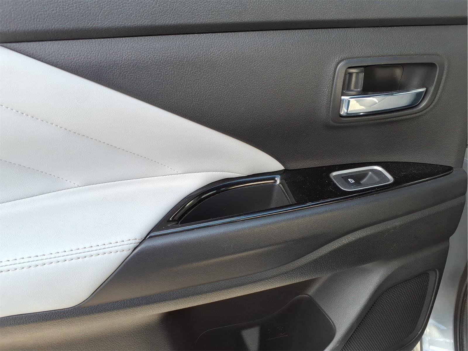 Used 2022 Mitsubishi Outlander GT AWD/4WD image 12