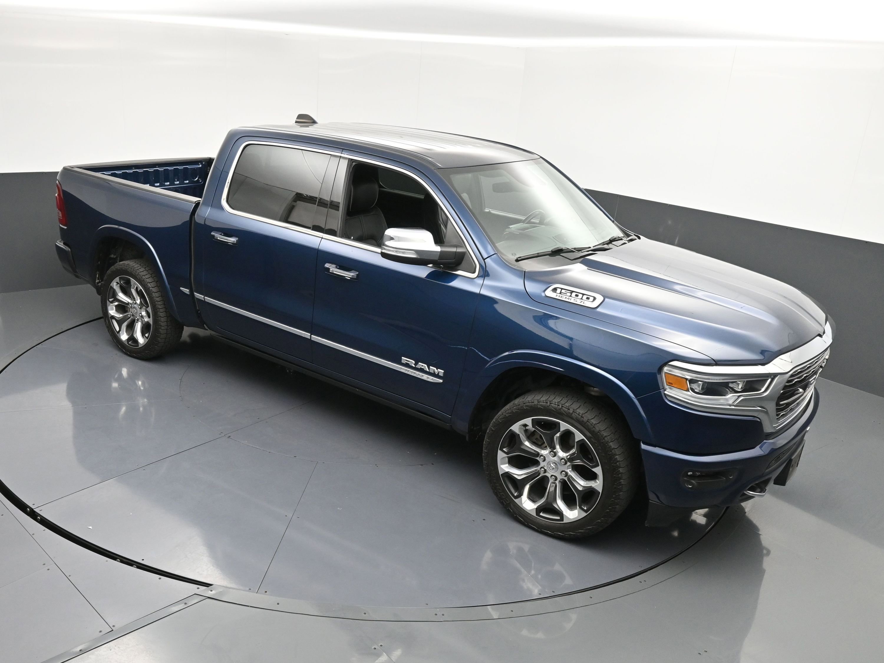 Used 2022 RAM 1500 Limited w/ Body Color Bumper Group image 31