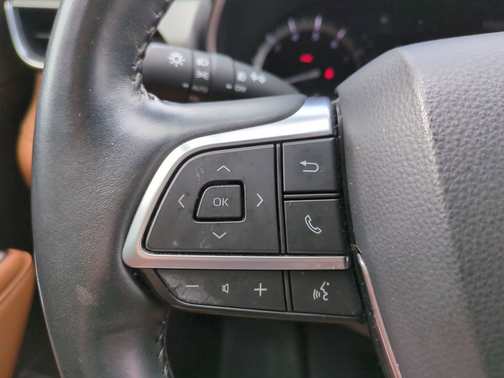 Used 2021 Toyota Highlander Platinum FWD image 30