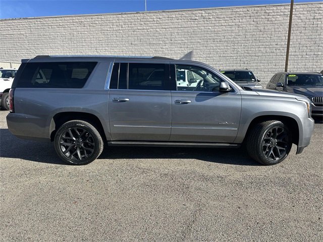 Used 2020 GMC Yukon XL Denali w/ Open Road Package image 3