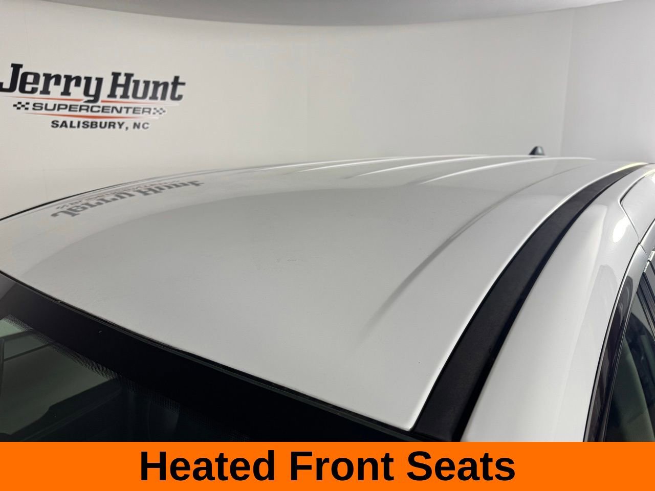 Used 2023 Chrysler Pacifica Touring-L image 10