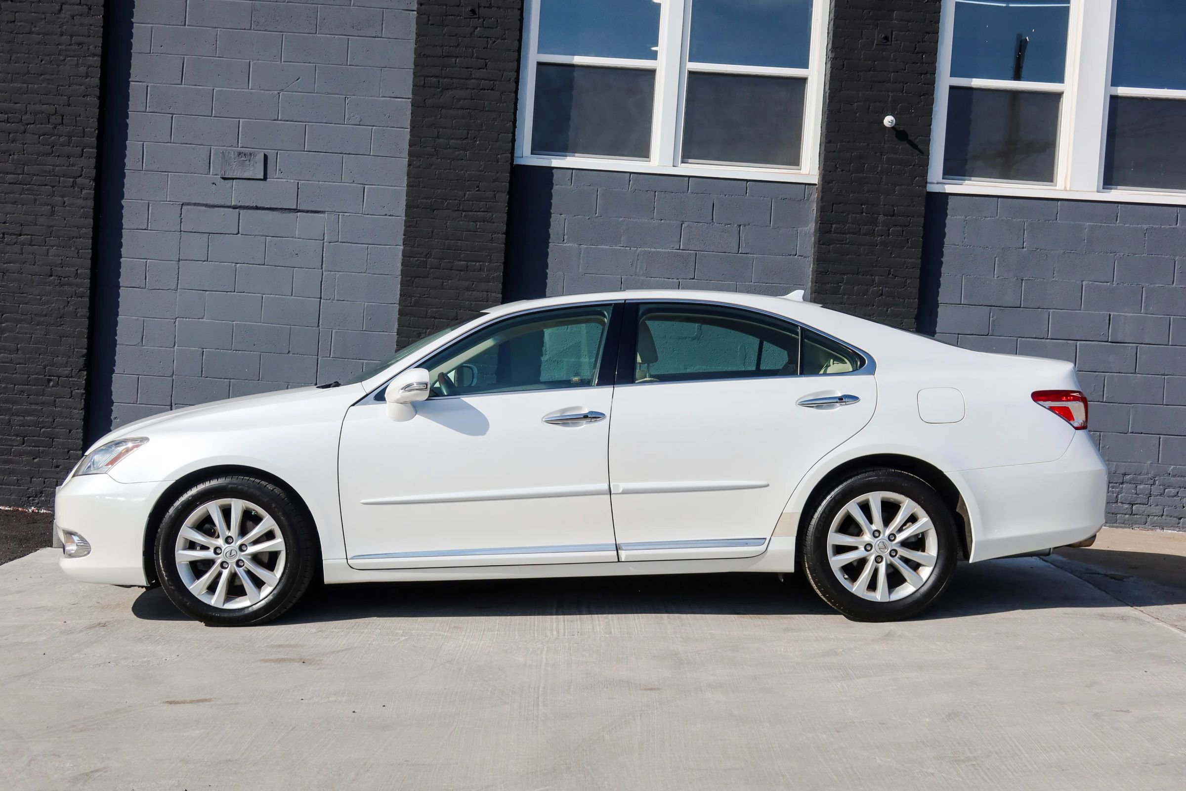Used 2011 Lexus ES 350 FWD image 5