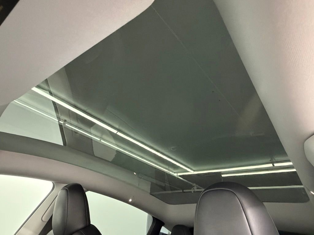 Used 2023 Tesla Model Y Long Range image 24