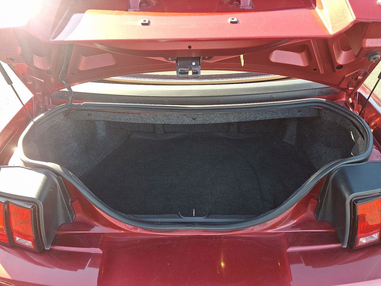 Used 2004 Ford Mustang Deluxe image 29