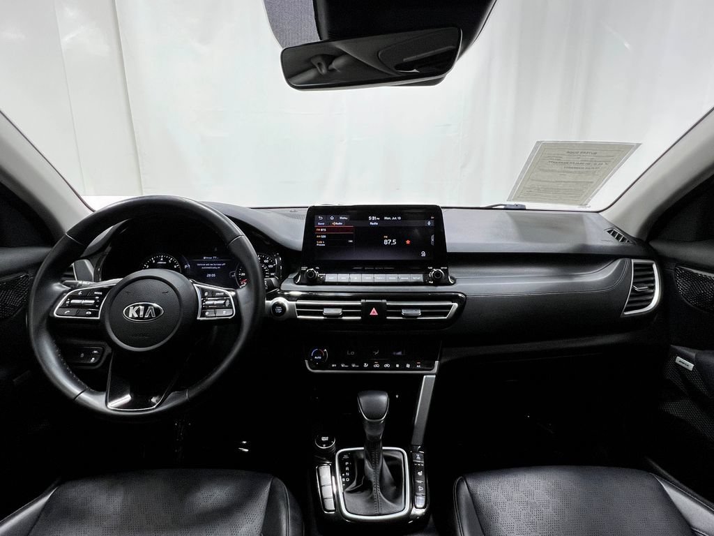 Used 2021 Kia Seltos SX w/ SX Sunroof Package AWD/4WD image 21