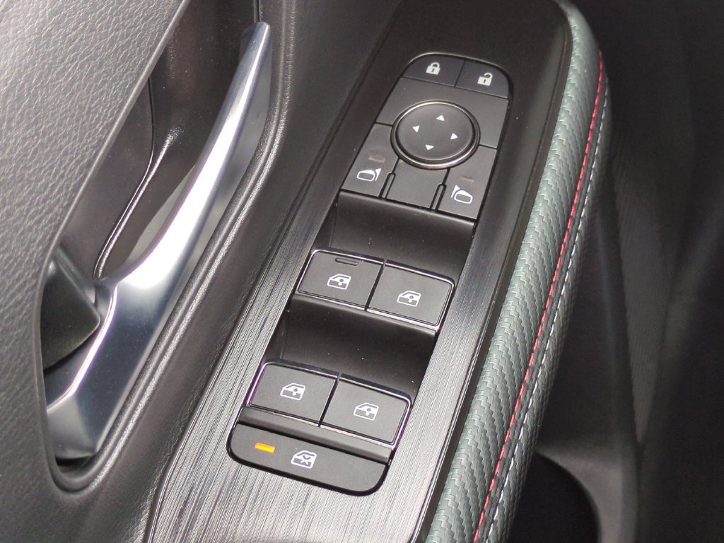 Certified 2026 Nissan Kicks SR FWD image 12