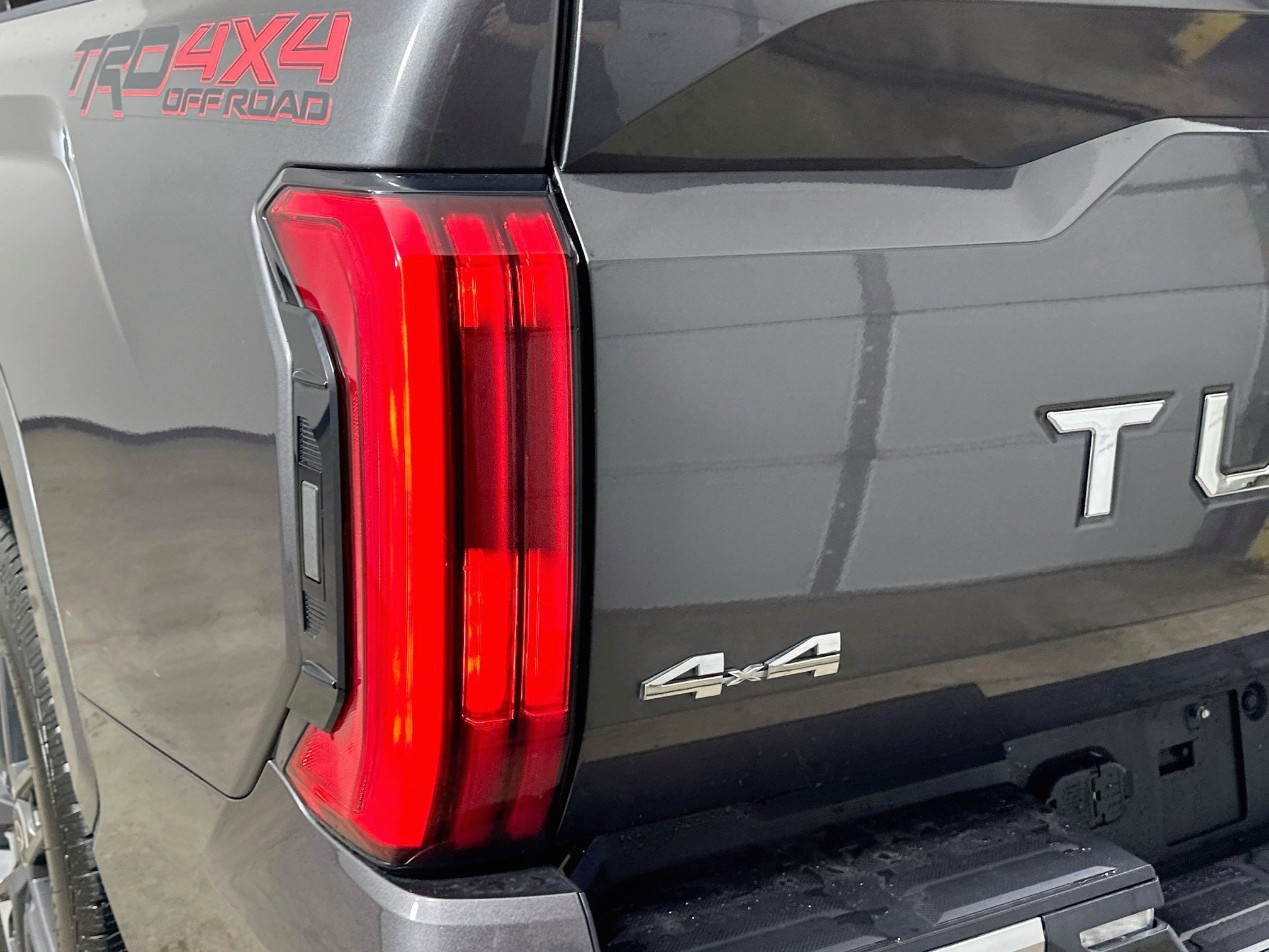 Used 2022 Toyota Tundra Limited w/ Power Package AWD/4WD image 12