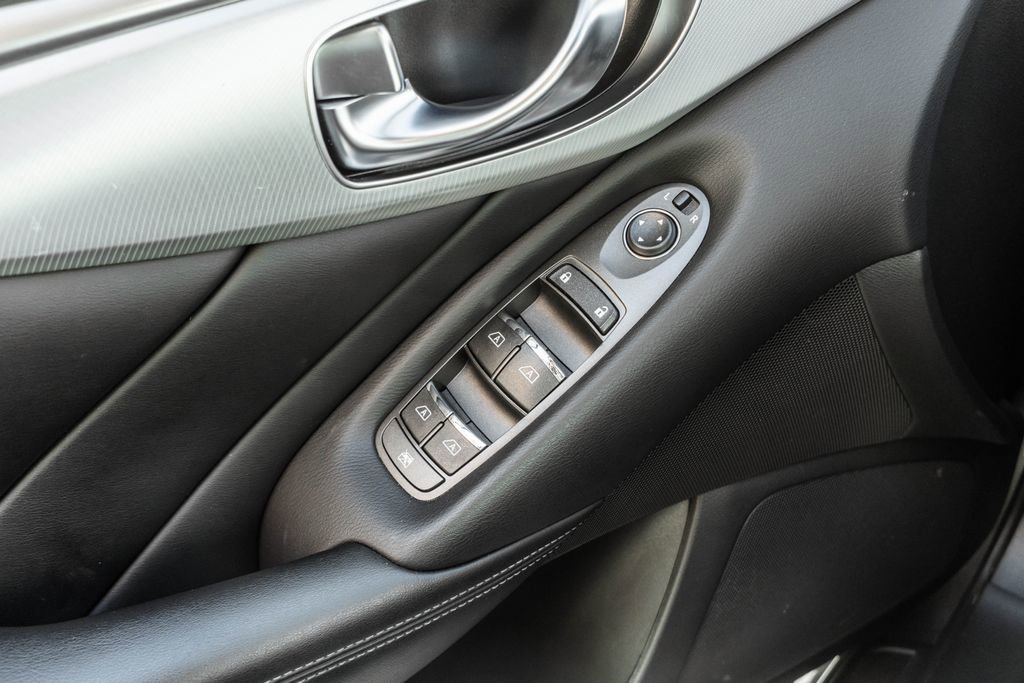 Used 2021 INFINITI Q50 Luxe image 14