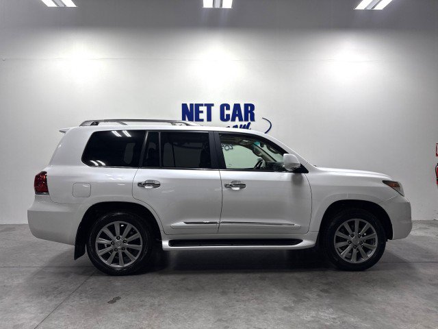 Used 2011 Lexus LX 570 4WD w/ Luxury Pkg image 2