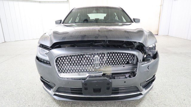 Used 2017 Lincoln Continental Select image 7