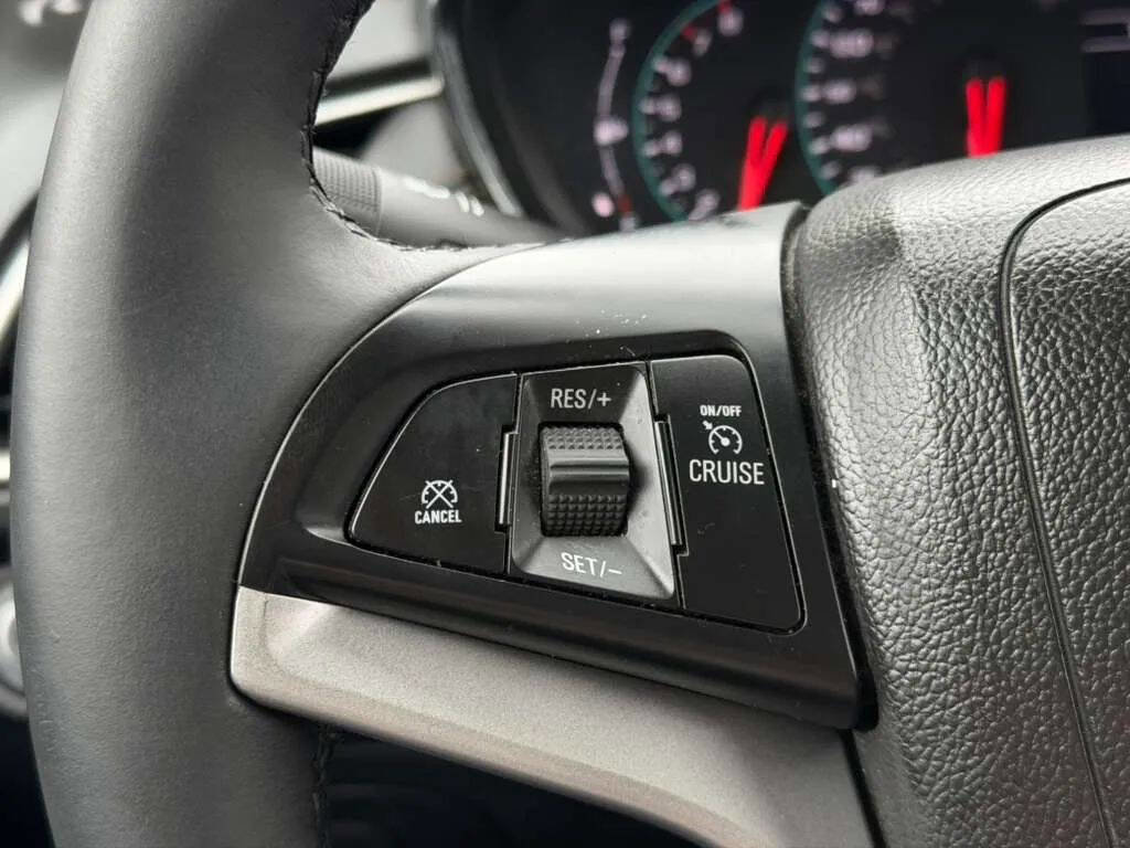 Used 2018 Chevrolet Trax LT w/ LT Convenience Package image 13