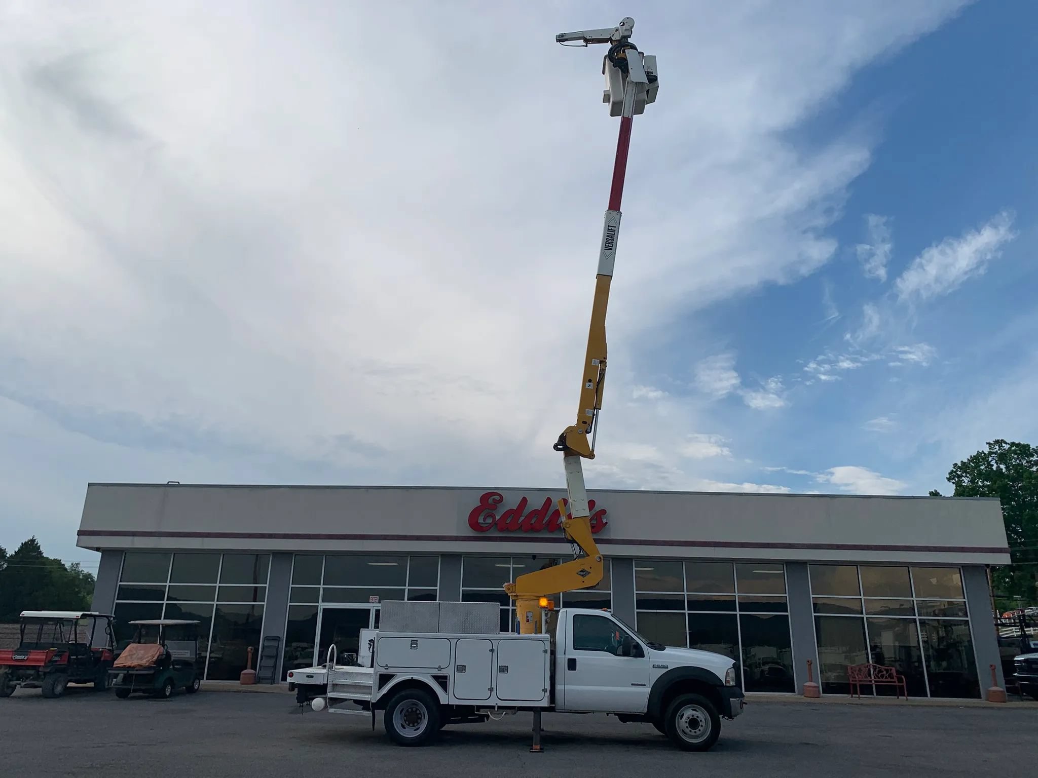 Used 2006 Ford F550 2WD Regular Cab Super Duty image 42