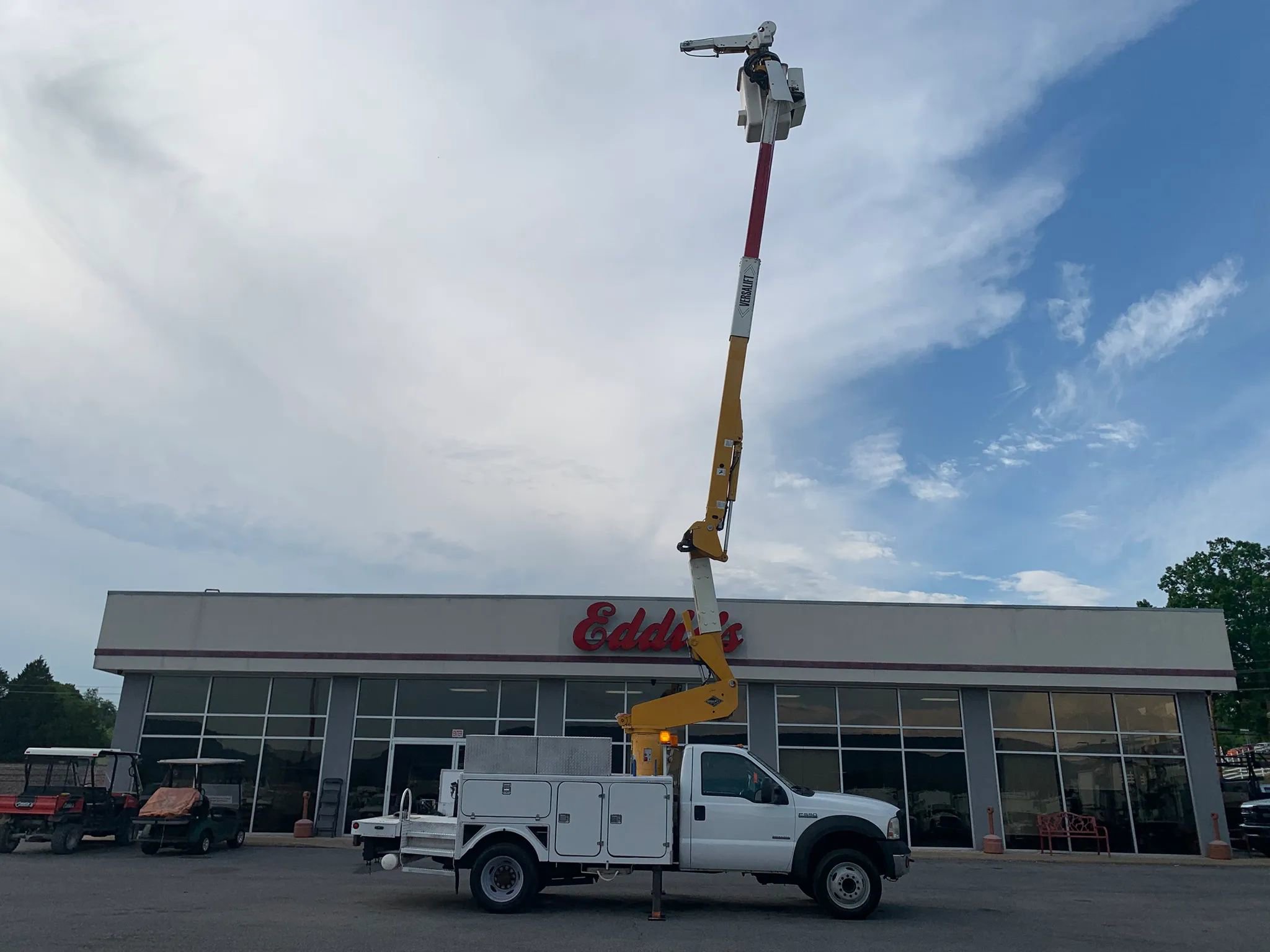 Used 2006 Ford F550 2WD Regular Cab Super Duty image 42