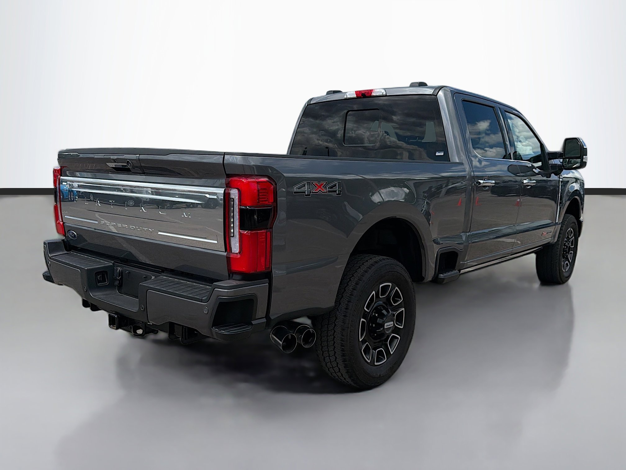 Used 2024 Ford F350 Platinum image 3