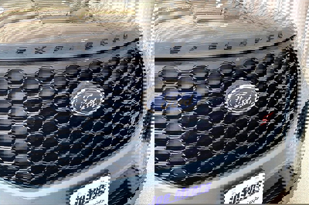 Certified 2025 Ford Explorer ST image 30
