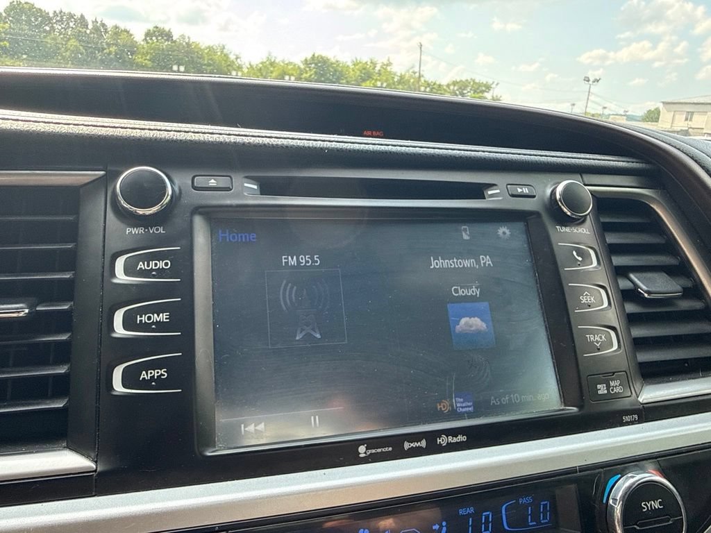 Used 2018 Toyota Highlander XLE AWD/4WD image 25