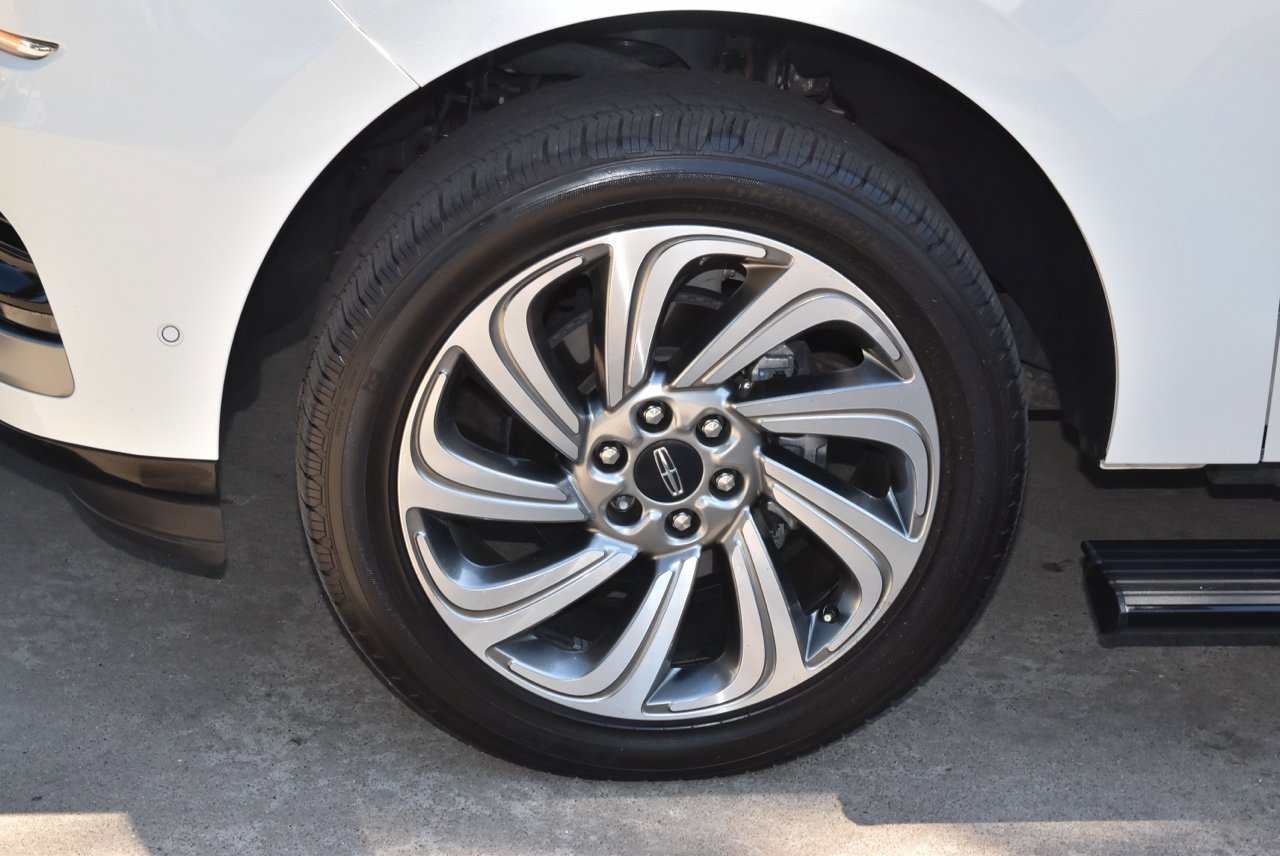 Used 2023 Lincoln Navigator 2WD image 40