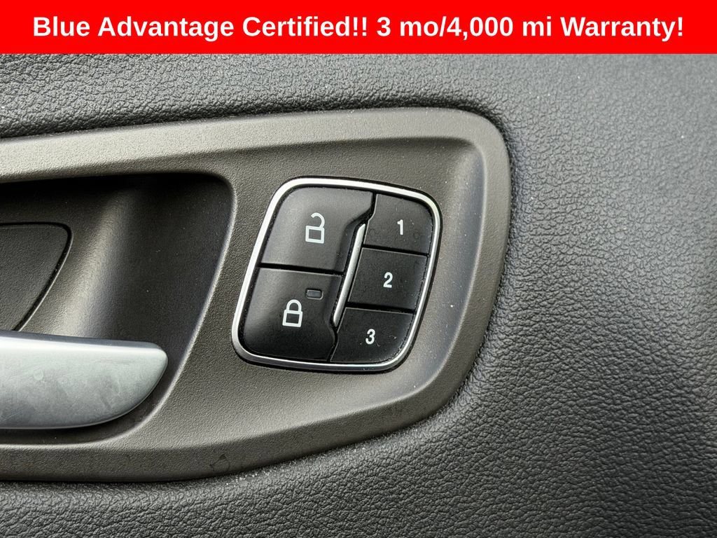 Used 2018 Ford Escape Titanium w/ Ford Safe & Smart Package AWD/4WD image 24