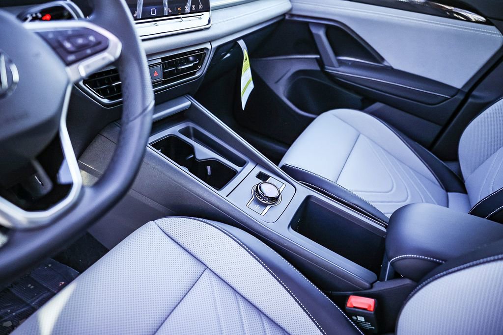 New 2026 Volkswagen Tiguan SE R-Line image 33