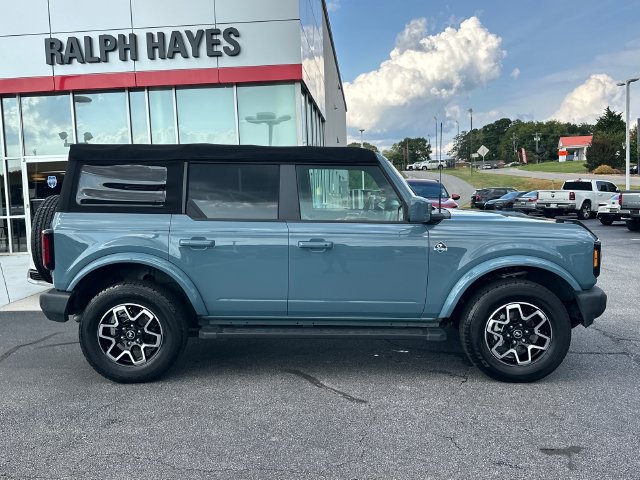 Used 2022 Ford Bronco Outer Banks AWD/4WD image 2