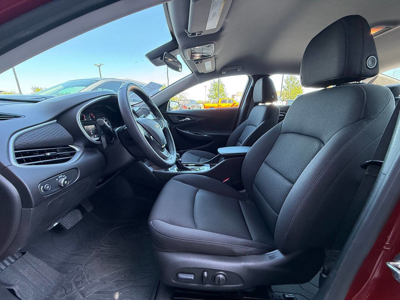 Used 2023 Chevrolet Malibu RS w/ LPO, Floor Liner Package FWD image 17