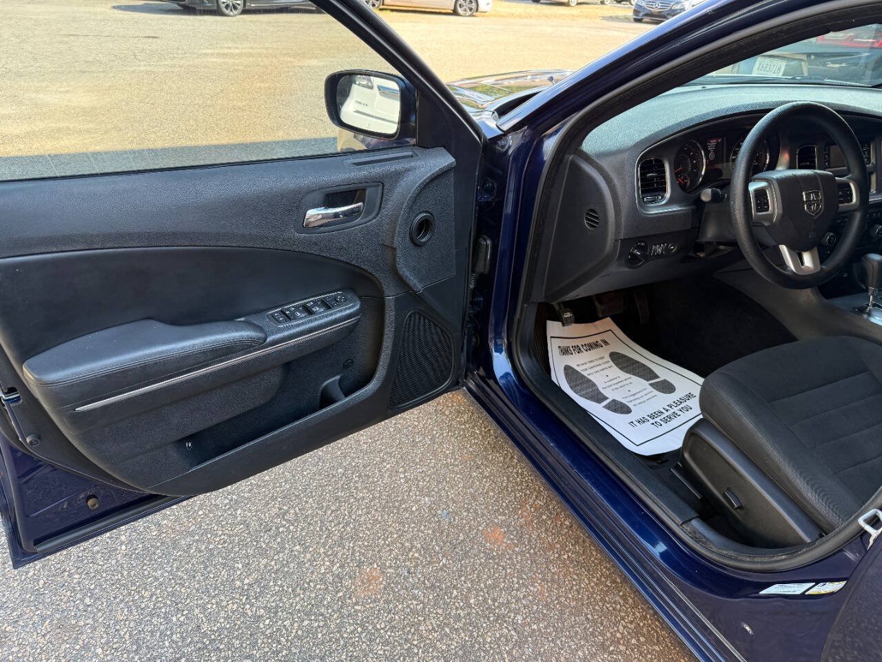 Used 2014 Dodge Charger SE RWD image 9