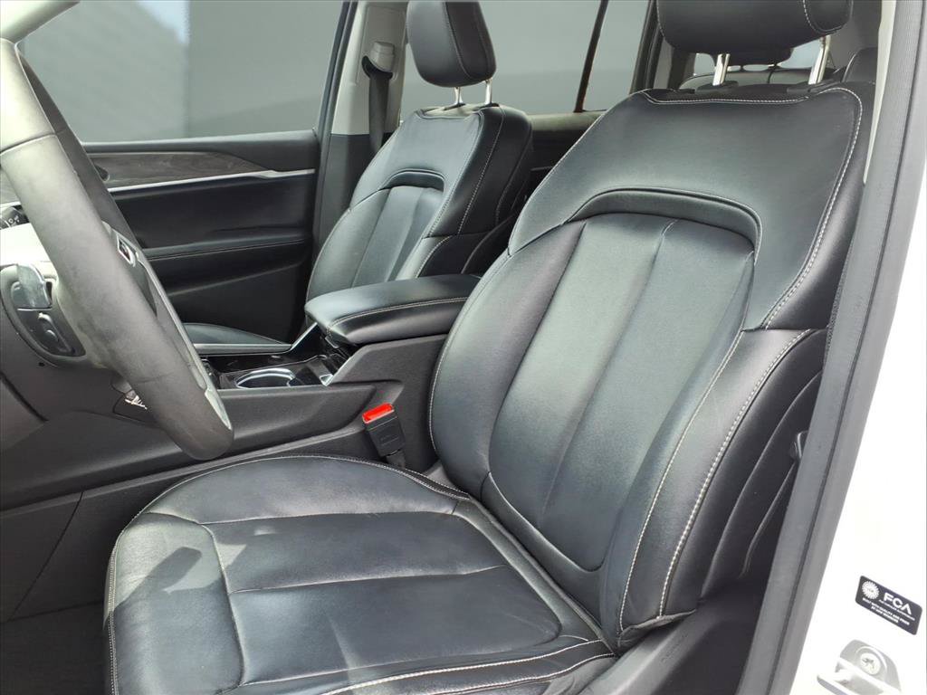 Used 2023 Jeep Grand Cherokee Limited w/ Black Appearance Package RWD image 14
