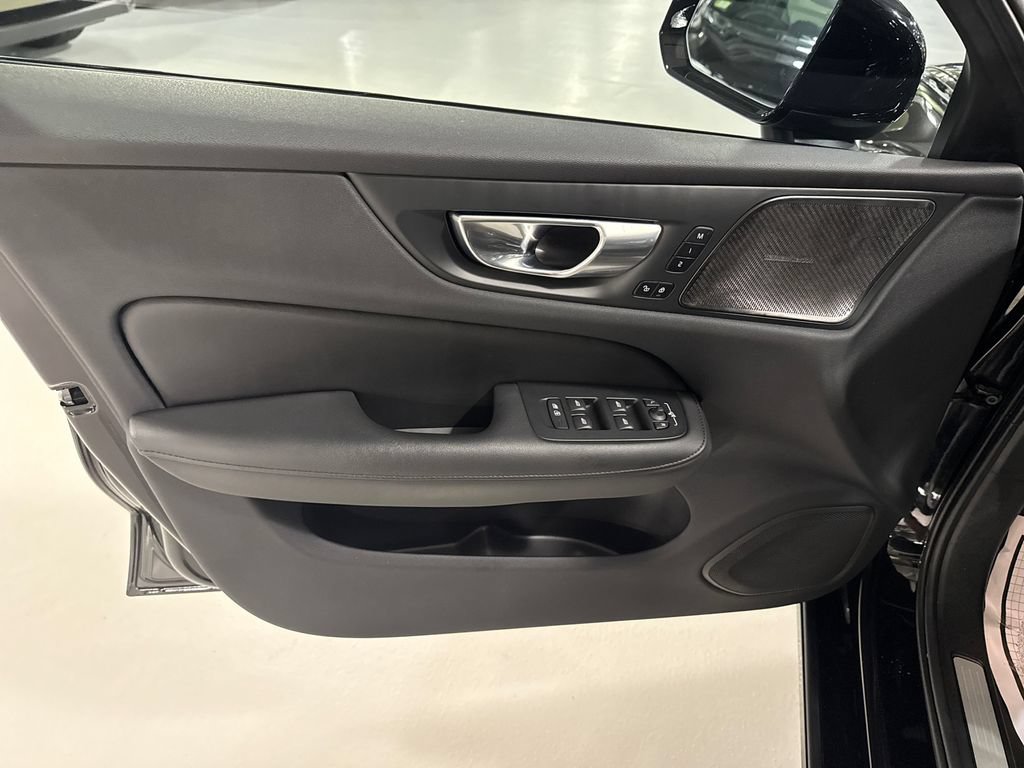 Used 2024 Volvo S60 B5 Plus AWD/4WD image 9