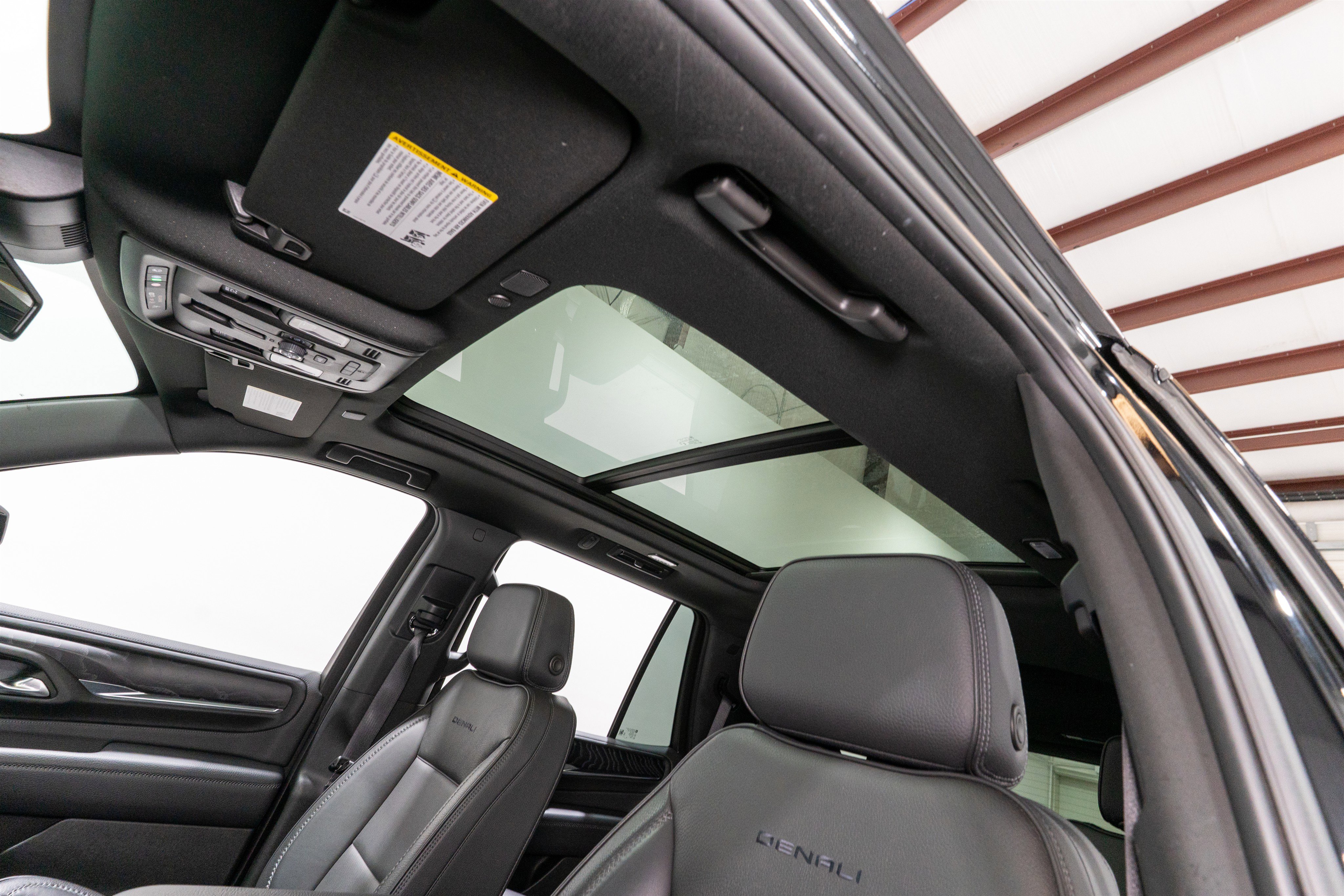 Used 2023 GMC Yukon Denali image 17