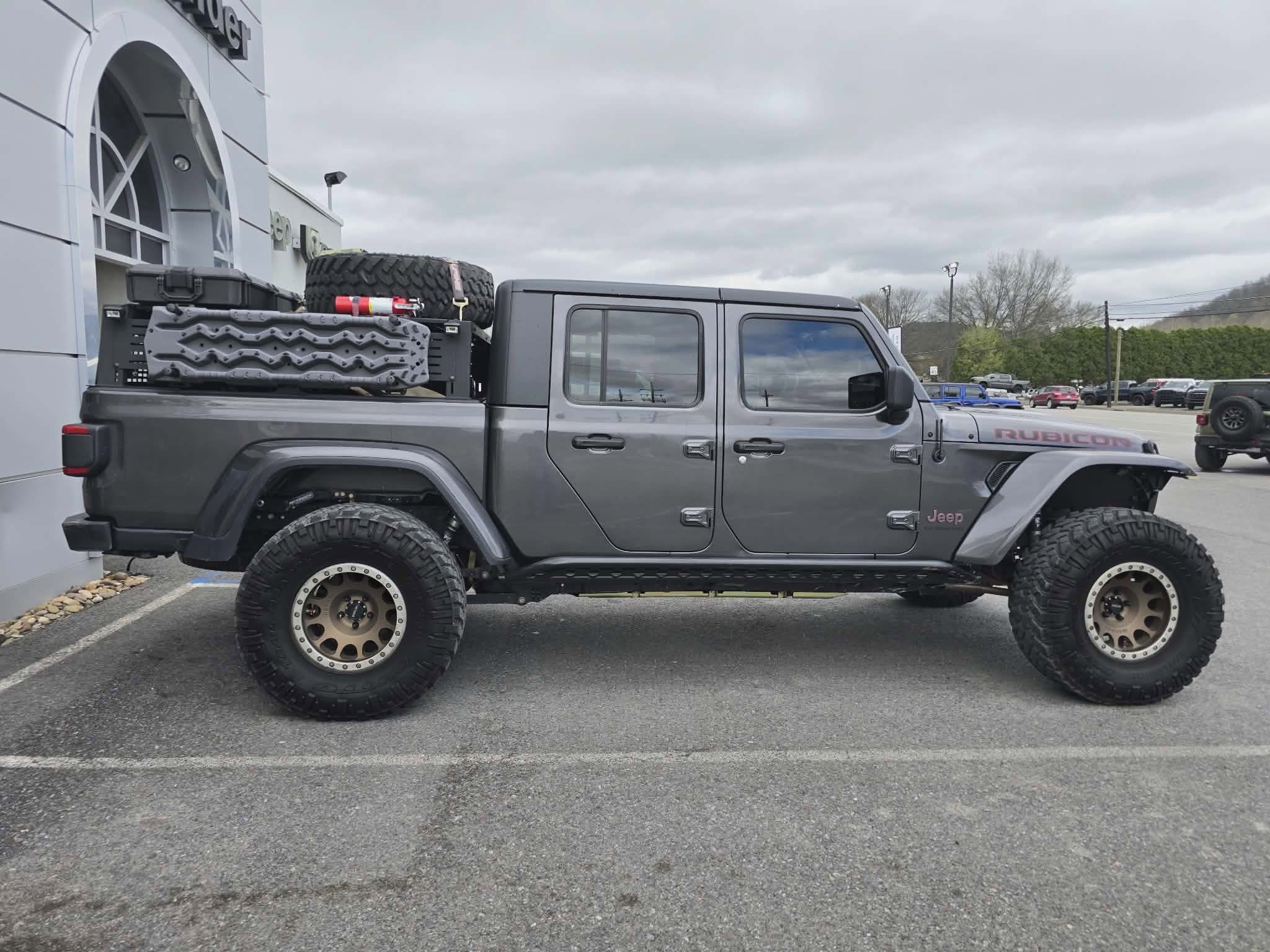 Used 2020 Jeep Gladiator Rubicon image 2