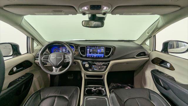 Used 2023 Chrysler Pacifica Limited FWD image 27