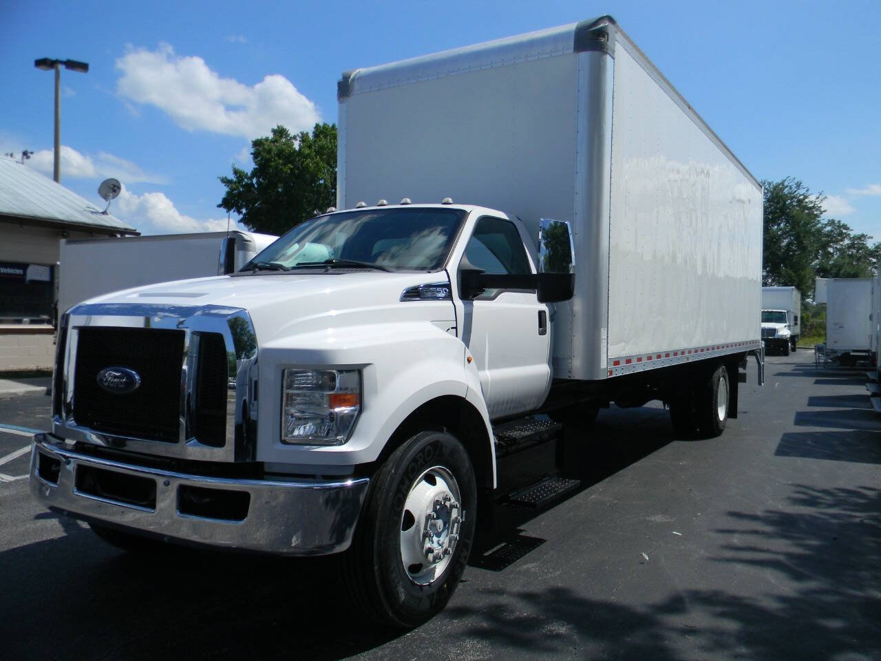 Used 2023 Ford F650 2WD Regular Cab Super Duty image 1