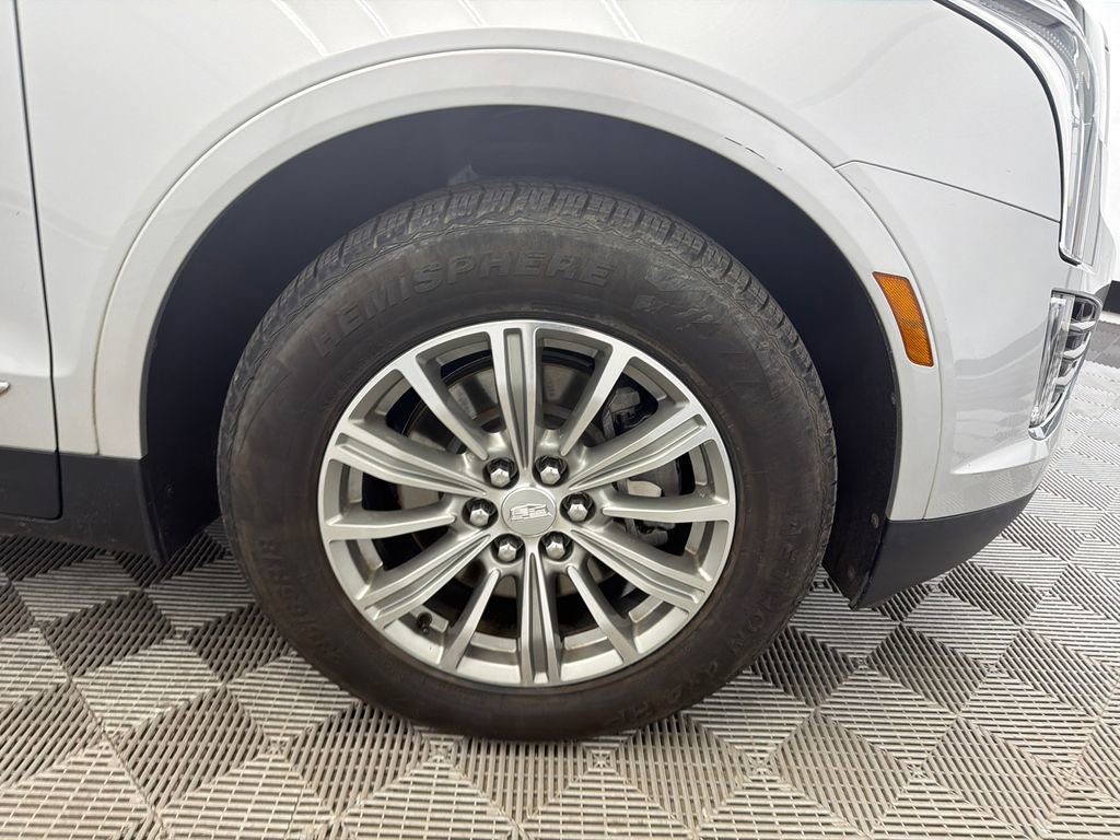 Used 2018 Cadillac XT5 Luxury w/ Driver Awareness Package image 13