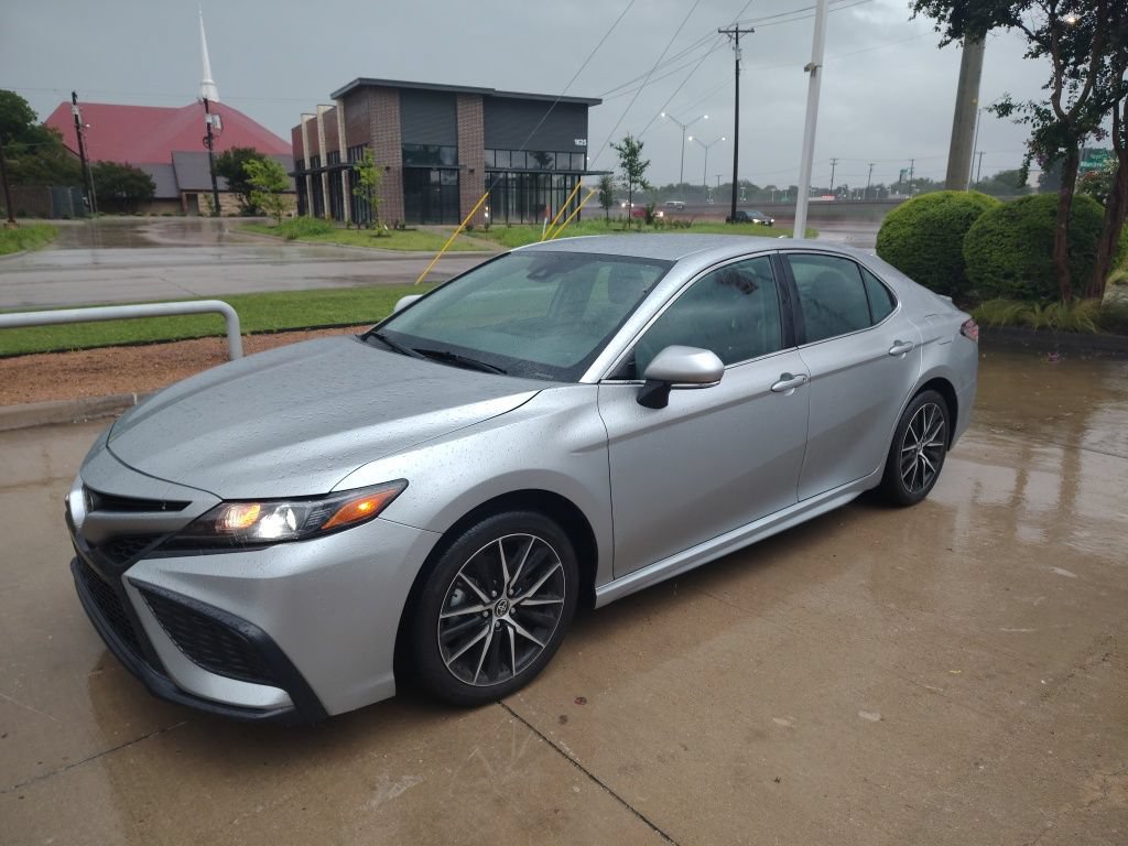Used 2024 Toyota Camry SE FWD image 12