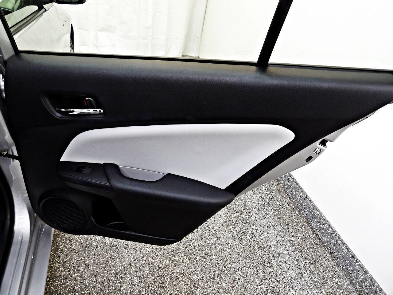 Used 2020 Toyota Prius XLE w/ Advanced Technology Package image 12