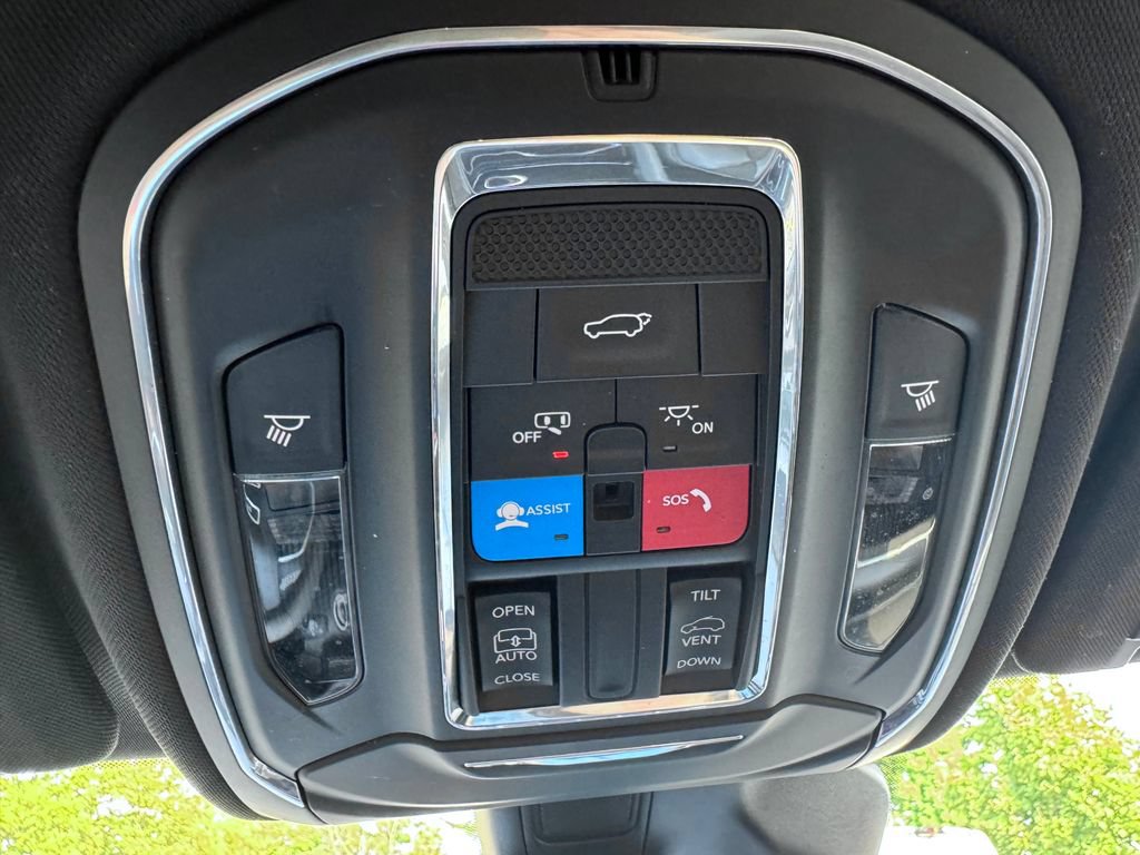 Used 2023 Jeep Grand Cherokee L Laredo AWD/4WD image 29