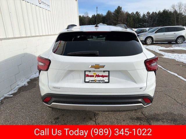 New 2026 Chevrolet Trax LT w/ Driver Confidence Package image 8