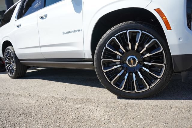 New 2026 Chevrolet Suburban High Country AWD/4WD image 10