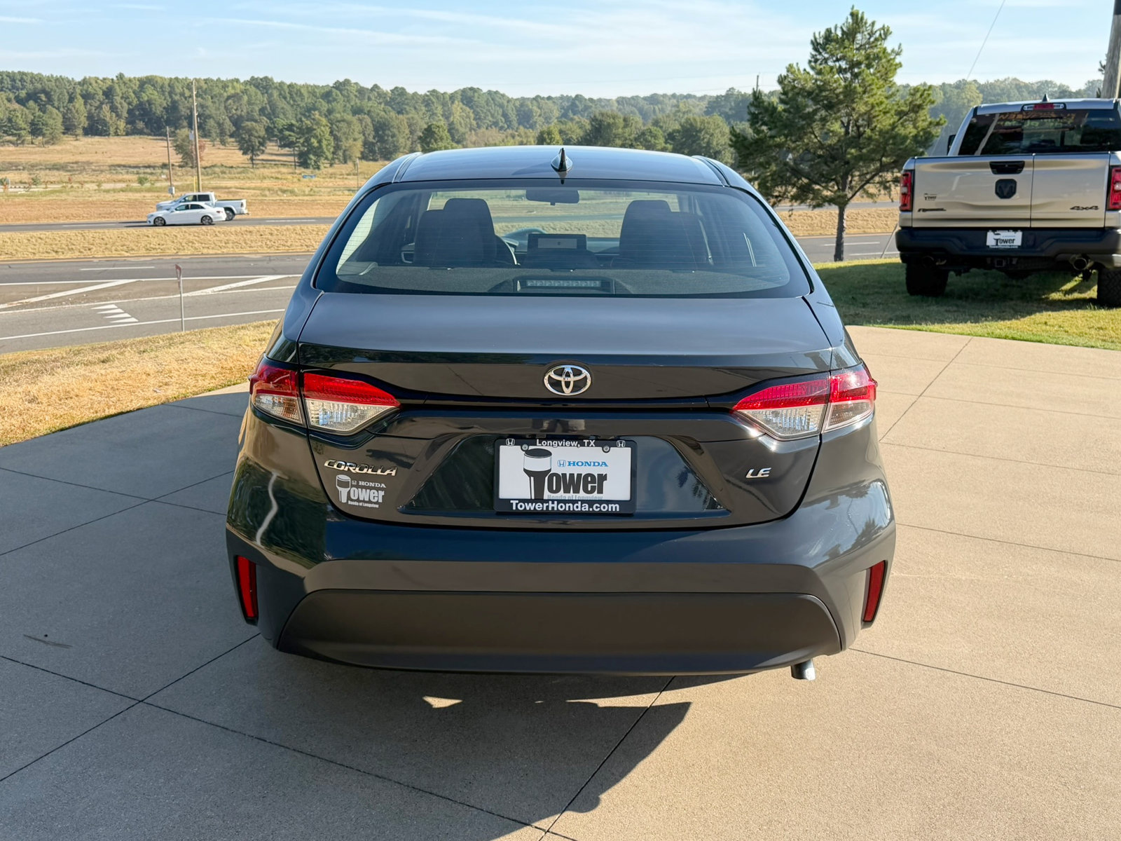 Used 2025 Toyota Corolla LE FWD image 5