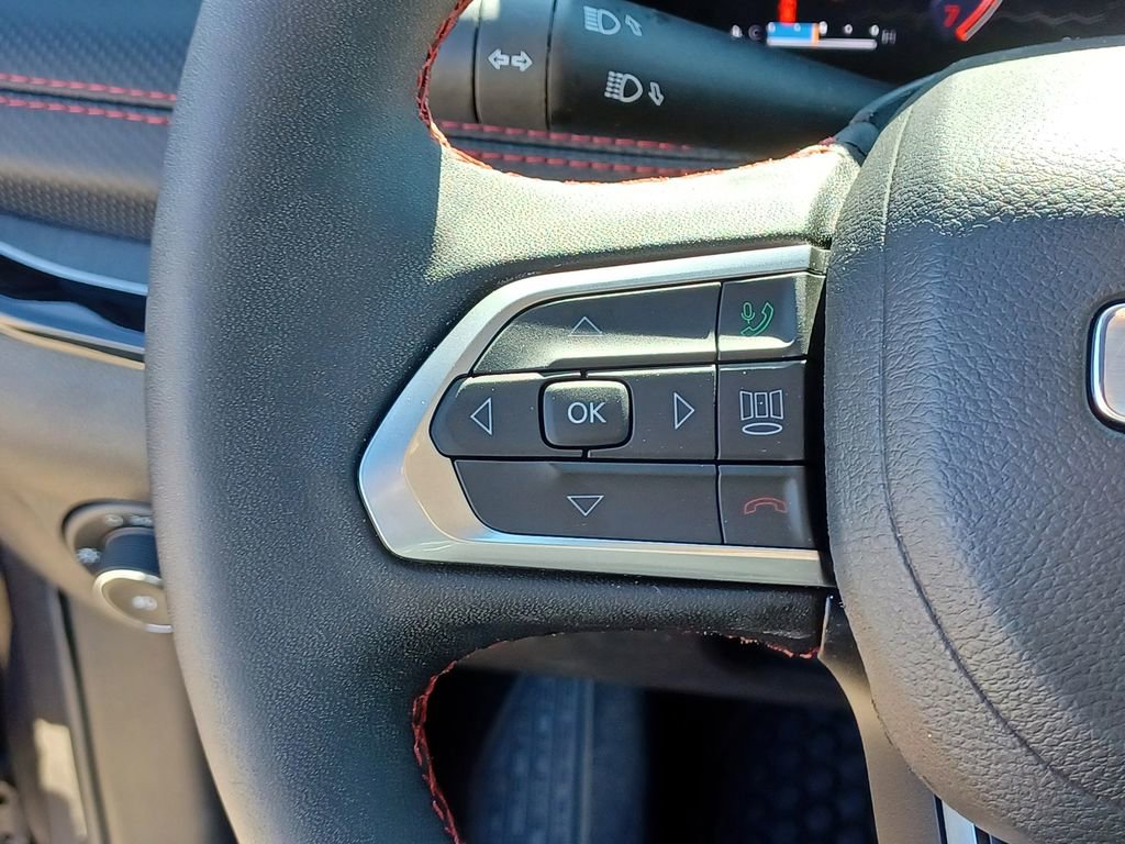 Used 2024 Jeep Compass Trailhawk w/ Trailhawk Elite Group AWD/4WD image 17